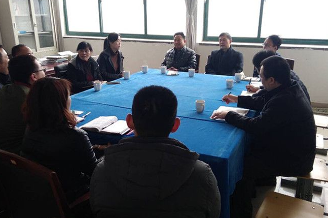 冰球突破豪华版官方网站新学期校领导深入一线走访慰问