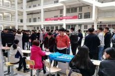 冰球官网智能制造学院举办春季专场招聘会