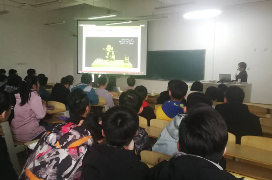 发那科上海总部高级工程师林谊来冰球官网作关于机器人的发展及行业应用研究报告